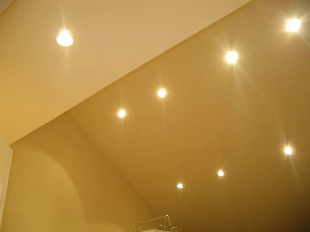Recessed lighting installation